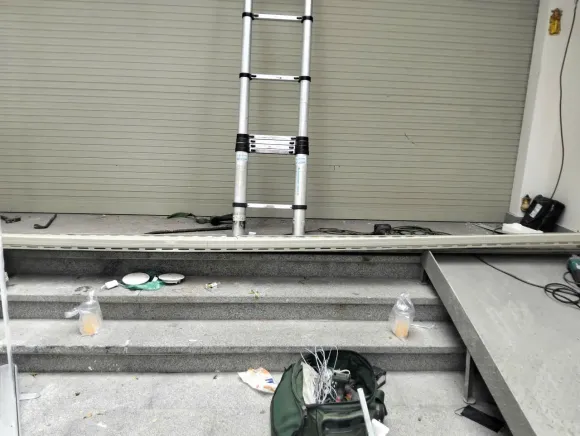 Giải Pháp Toàn Diện: Sửa Chữa Thay Thế Linh Kiện Cửa Cuốn Hiệu Quả & Nhanh Chóng